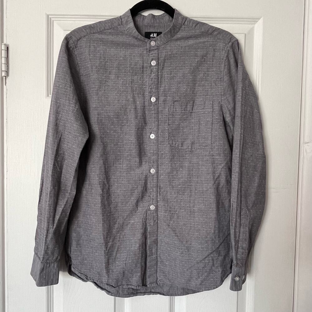 H&M Regular Fit Textured Button-Down Shirt - Size S